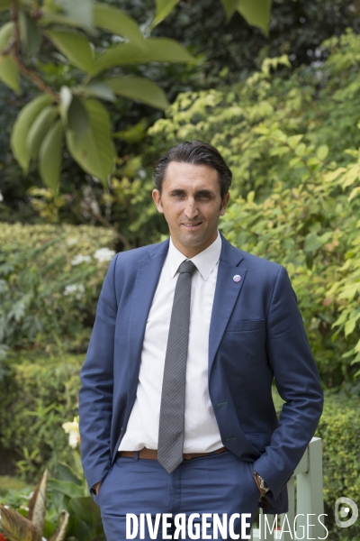 Julien aubert/candidat a la presidence de lr