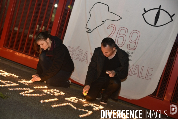 Nuit Debout devant l abattoir Guy Harang à Houdan. No slaughterhouses.