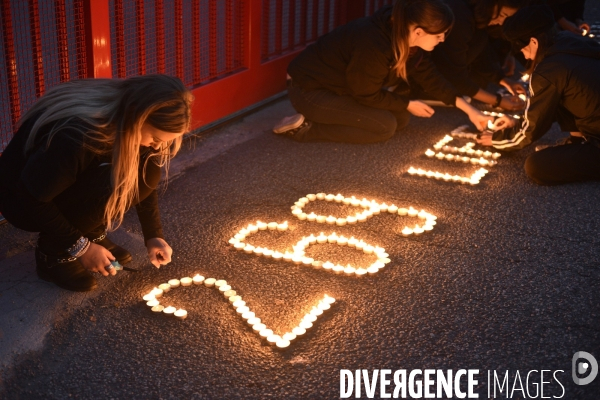 Nuit Debout devant l abattoir Guy Harang à Houdan. No slaughterhouses.