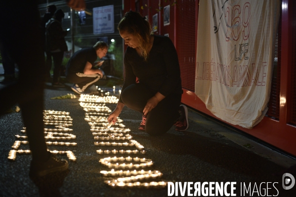 Nuit Debout devant l abattoir Guy Harang à Houdan. No slaughterhouses.