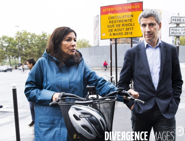 Anne HIDALGO, la maire de Paris en Vélo.