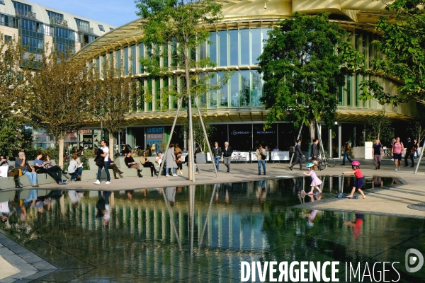 Paris. Illustration.Le forum des halles