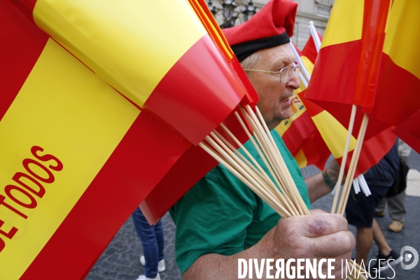 Barcelone 30-09 Manifestation Anti indépendantiste de la droite et de l extrème droite