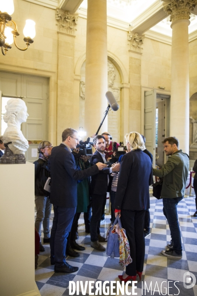 Conférence de presse de Marine LE PEN à l Assemblée Nationale.