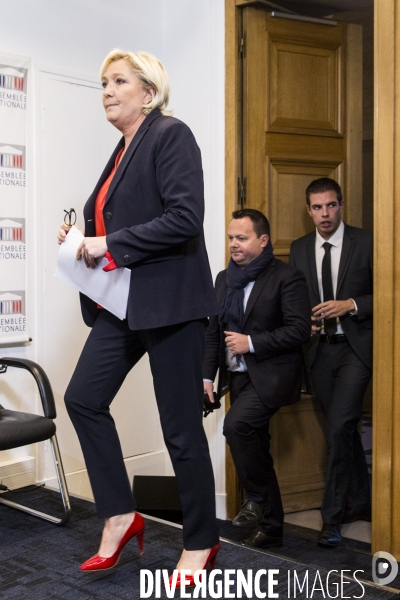 Conférence de presse de Marine LE PEN à l Assemblée Nationale.