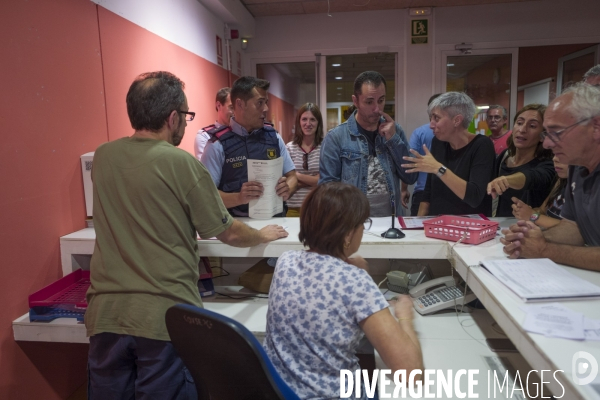 Barcelone :Ecole bureau de vote occupe