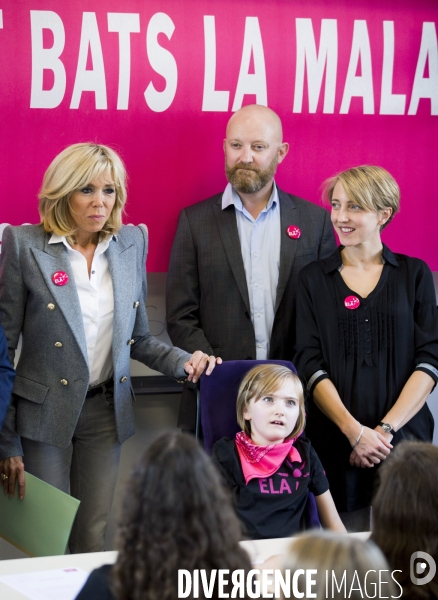 Brigitte MACRON lit le texte de la 14ème dictée d ELA au collège Courteline.
