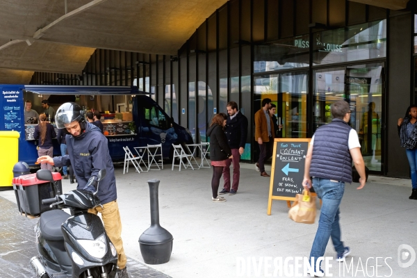 Station F, campus et plus grand incubateur de start ups au monde dans l ancienne halle ferroviaire Freyssinet