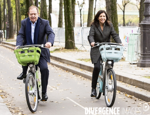 Anne Hidalgo et Patrick Ollier présentent le nouveau Velib  Métropole.