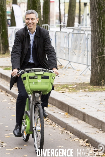 Anne Hidalgo et Patrick Ollier présentent le nouveau Velib  Métropole.