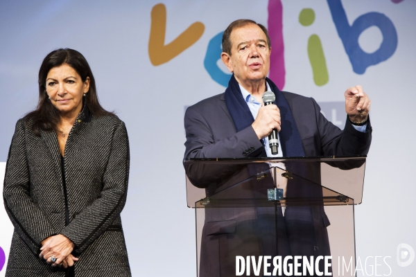 Anne Hidalgo et Patrick Ollier présentent le nouveau Velib  Métropole.