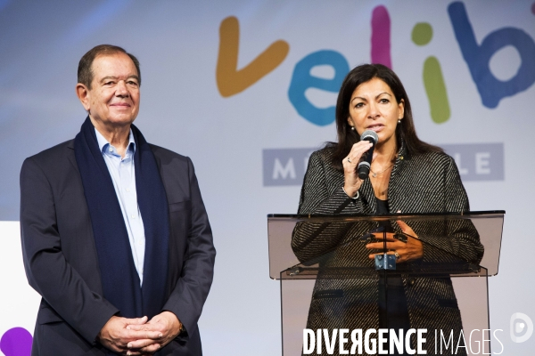 Anne Hidalgo et Patrick Ollier présentent le nouveau Velib  Métropole.
