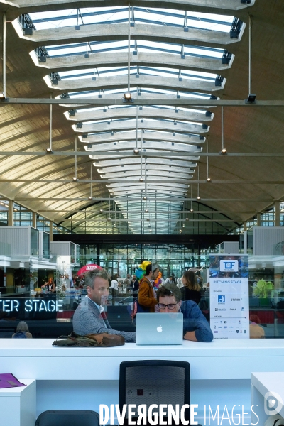 Station F, campus et plus grand incubateur de start ups au monde dans l ancienne halle ferroviaire Freyssinet