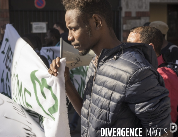 Manifestation de réfugiés de la porte de la Chapelle