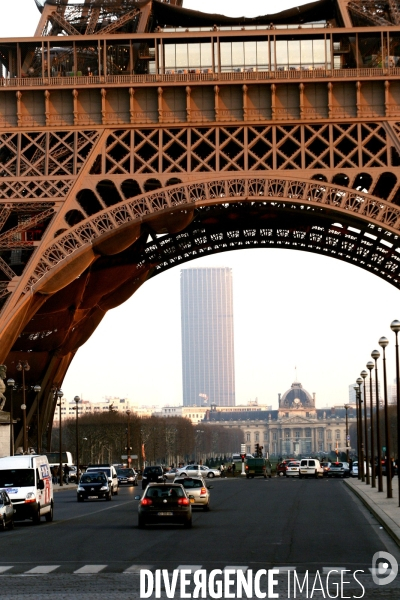 Paris et la Tour Eiffel.