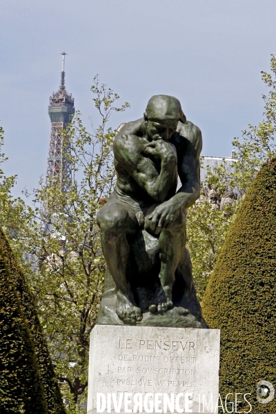 Paris et la Tour Eiffel.