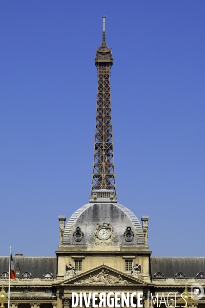 Paris et la Tour Eiffel.