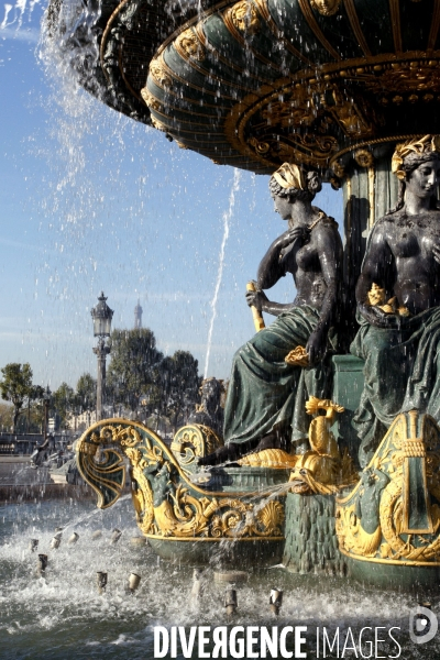 Paris et la Tour Eiffel.