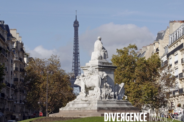 Paris et la Tour Eiffel.