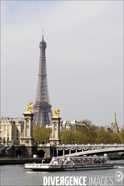 Paris et la Tour Eiffel.