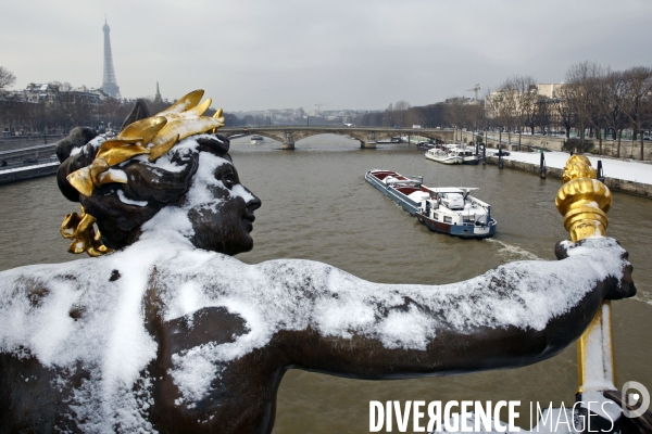 Paris et la Tour Eiffel.