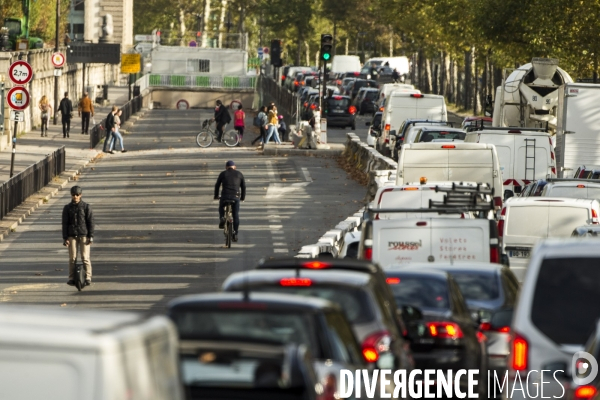 Les parisiens et les moyens de transports alternatifs.