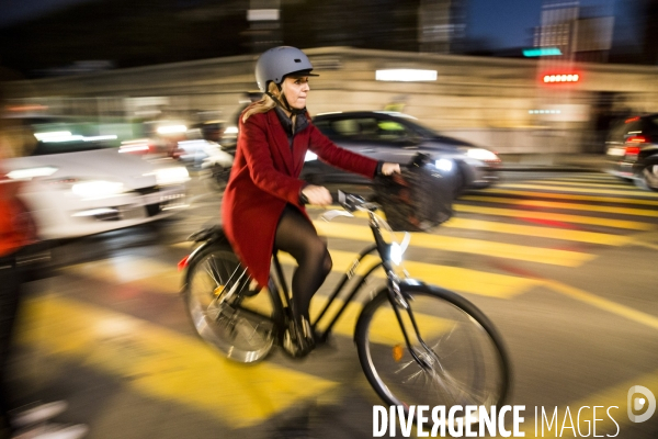 Les parisiens et les moyens de transports alternatifs.