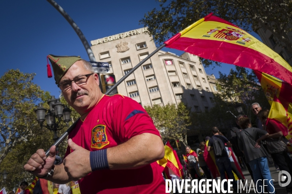 Les Unionistes Espagnols battent le pavé