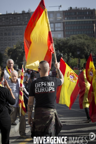 Les Unionistes Espagnols battent le pavé