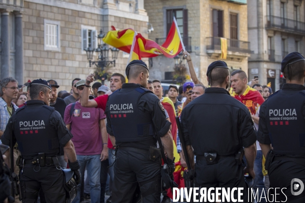 Les Unionistes Espagnols battent le pavé