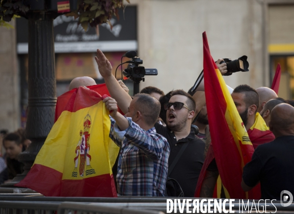 Les Unionistes Espagnols battent le pavé