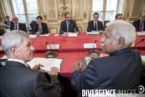 Réunion sur le référendum d autodétermination en Nouvelle-Calédonie à Matignon