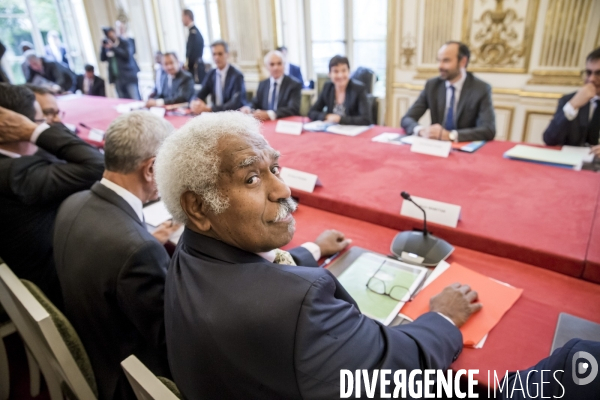 Réunion sur le référendum d autodétermination en Nouvelle-Calédonie à Matignon