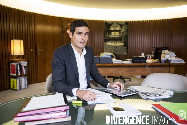 Mathieu GALLET, PDG de Radio-France dans son bureau de la maison de la radio.