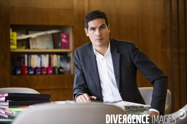 Mathieu GALLET, PDG de Radio-France dans son bureau de la maison de la radio.