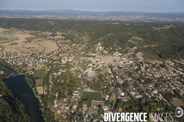 Vue aérienne de Gréoux-les-Bains et Saint-Martin-de-Brômes