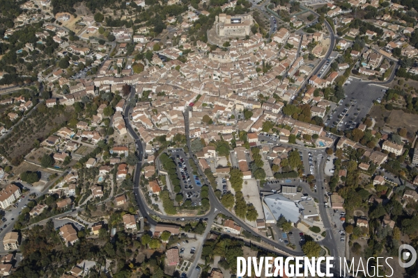 Vue aérienne de Gréoux-les-Bains et Saint-Martin-de-Brômes