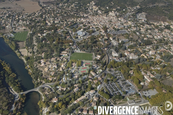 Vue aérienne de Gréoux-les-Bains et Saint-Martin-de-Brômes