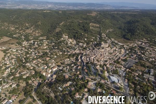 Vue aérienne de Gréoux-les-Bains et Saint-Martin-de-Brômes