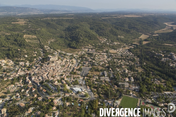 Vue aérienne de Gréoux-les-Bains et Saint-Martin-de-Brômes