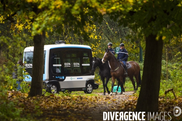 Une nouvelle navette électrique autonome sans chauffeur au bois de Vincennes.