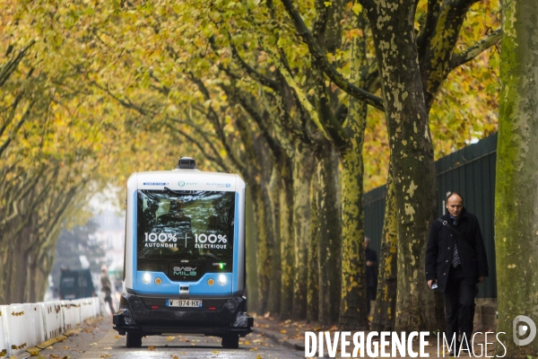 Une nouvelle navette électrique autonome sans chauffeur au bois de Vincennes.