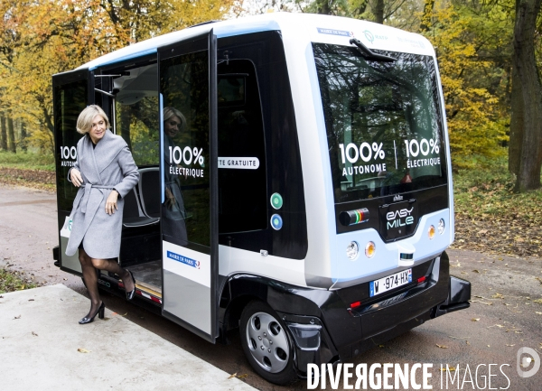 Une nouvelle navette électrique autonome sans chauffeur au bois de Vincennes.