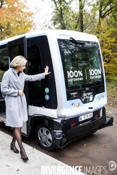 Une nouvelle navette électrique autonome sans chauffeur au bois de Vincennes.