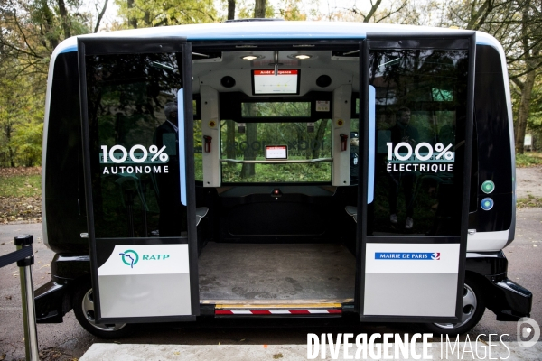 Une nouvelle navette électrique autonome sans chauffeur au bois de Vincennes.