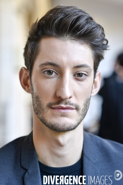 Le film LA PROMESSE DE L AUBE de Eric Barbier, avec Charlotte Gainsbourg et Pierre Niney.