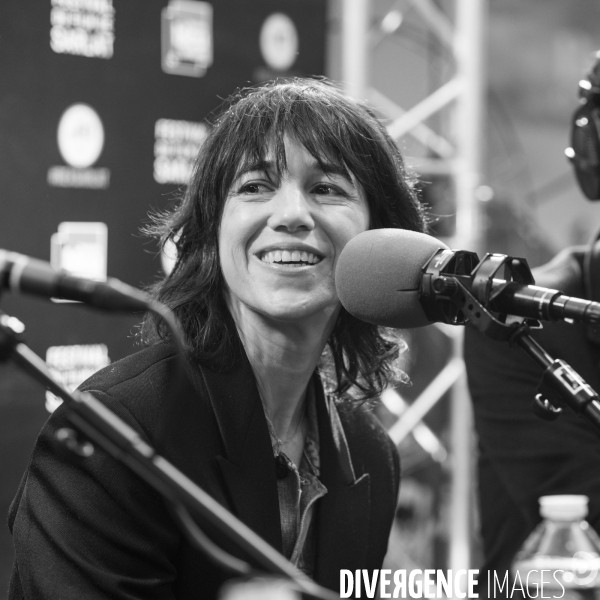 Le film LA PROMESSE DE L AUBE de Eric Barbier, avec Charlotte Gainsbourg et Pierre Niney.
