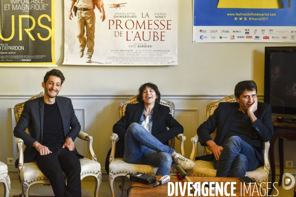 Le film LA PROMESSE DE L AUBE de Eric Barbier, avec Charlotte Gainsbourg et Pierre Niney.