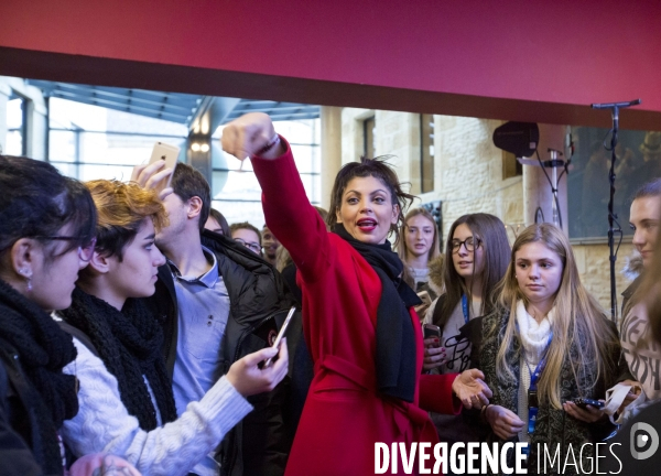 Nawel Madani, actrice humoriste et réalisatrice de son film, C EST TOUT POUR MOI.