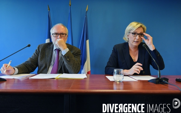 Marine Le Pen dénonce une fatwa bancaire